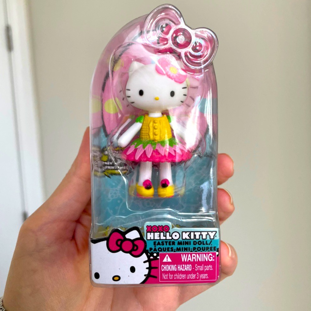 New in box Hello Kitty figurine collectible toy